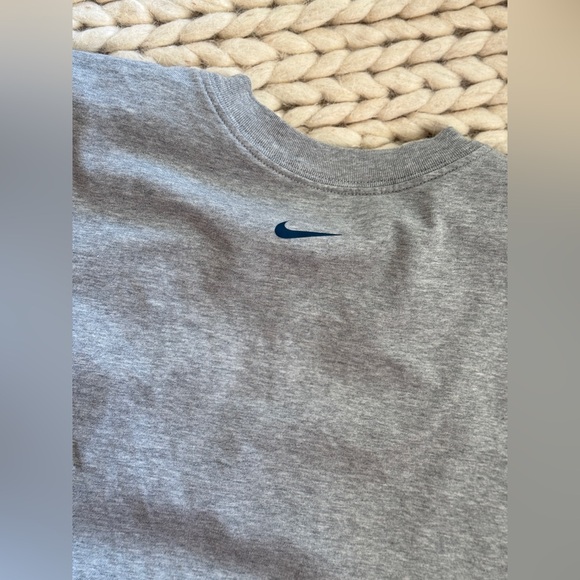 NWOT / Nike Women's Campus T-Shirt / Size S (4-6) - Picture 9 of 10